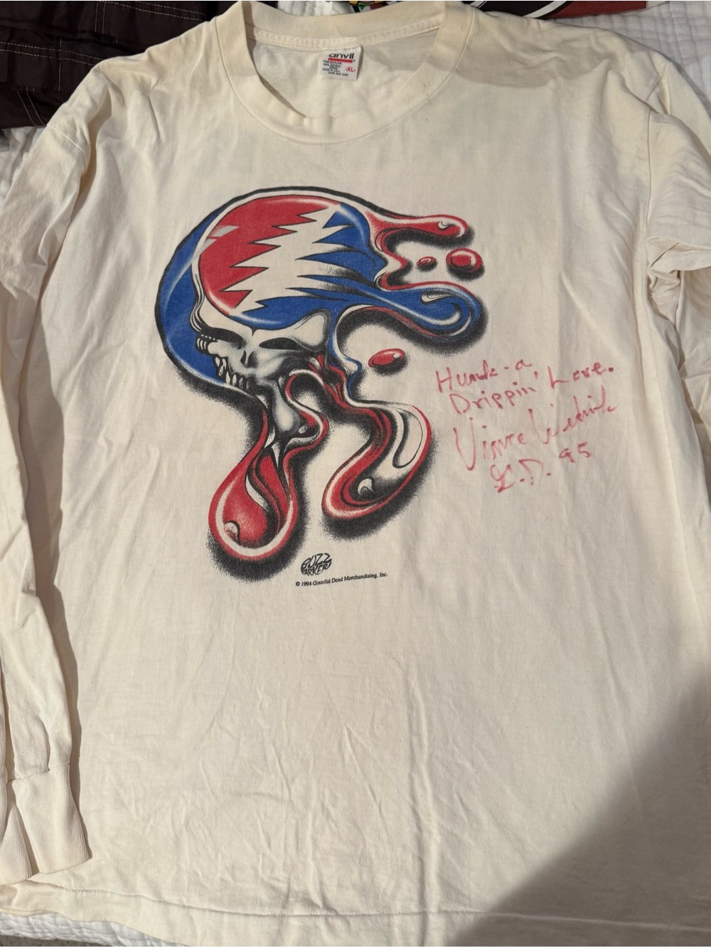 Vintage Grateful Dead T-shirt w/ Vince Wellnick autograph.
